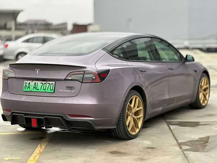 Фото 8 - Tesla Model 3