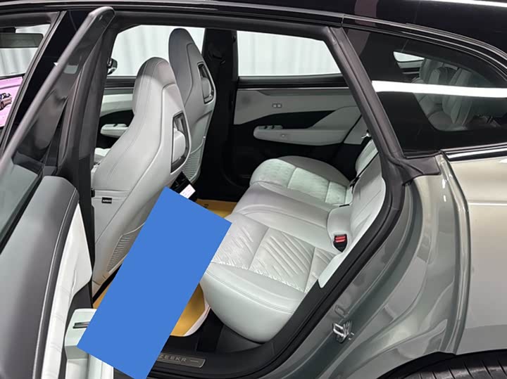 Фото 6 - Zeekr 001