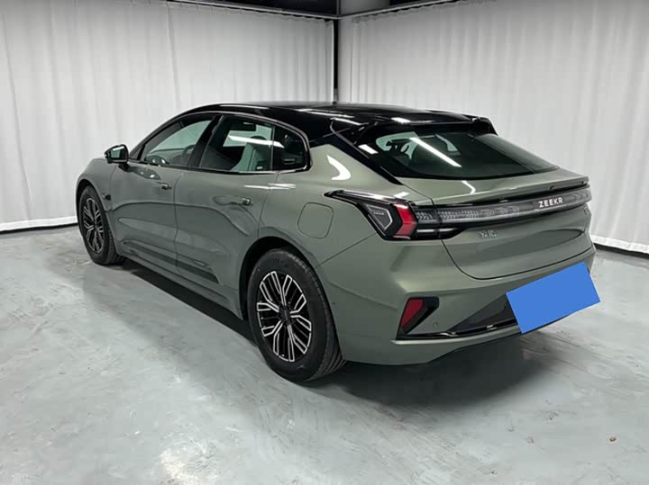 Фото 9 - Zeekr 001