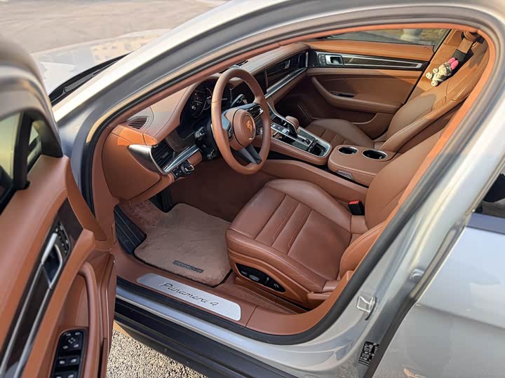 Фото 6 - Porsche Panamera