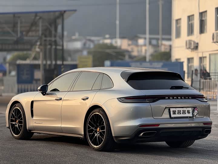 Фото 9 - Porsche Panamera