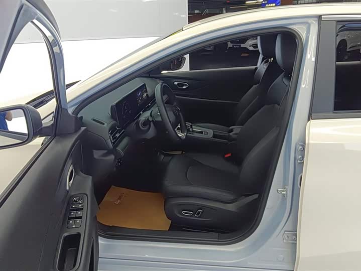 Фото 9 - GAC Trumpchi Empow R