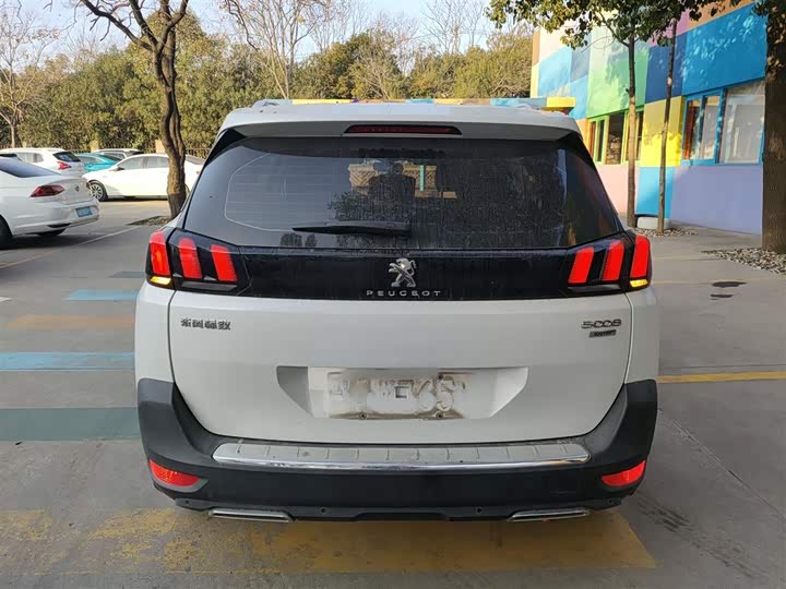 Фото 6 - Peugeot 5008