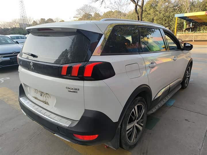 Фото 7 - Peugeot 5008