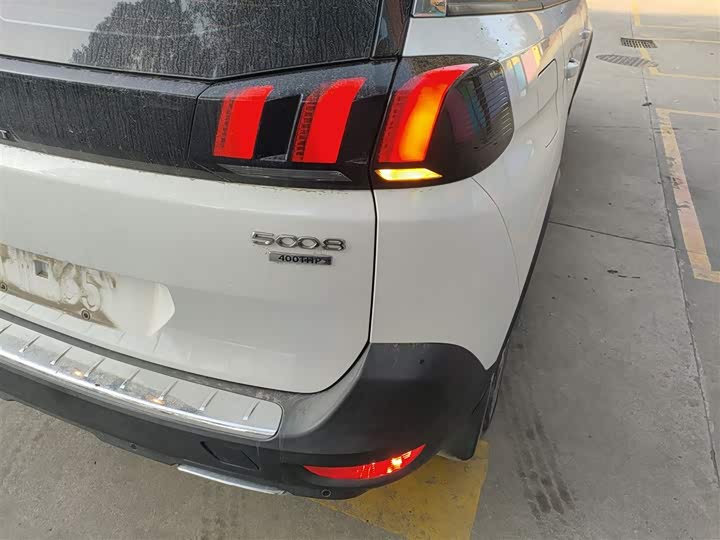 Фото 8 - Peugeot 5008