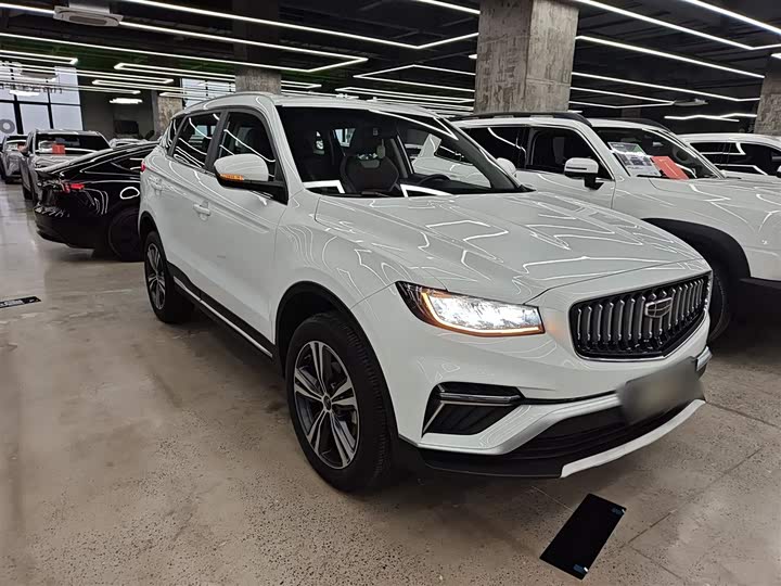 Фото 4 - Geely Atlas