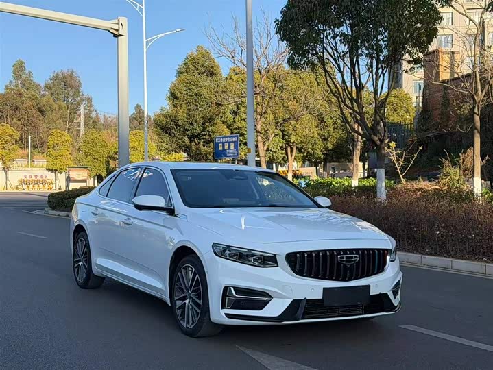 Фото 3 - Geely Preface