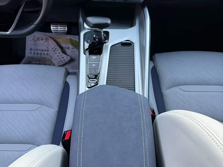 Фото 4 - Geely Preface