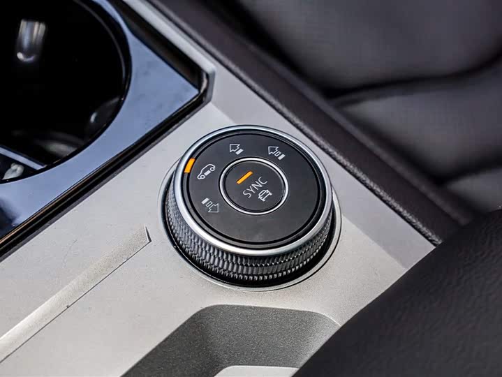 Фото 5 - Volkswagen Touareg