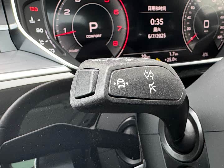 Фото 7 - Audi A8