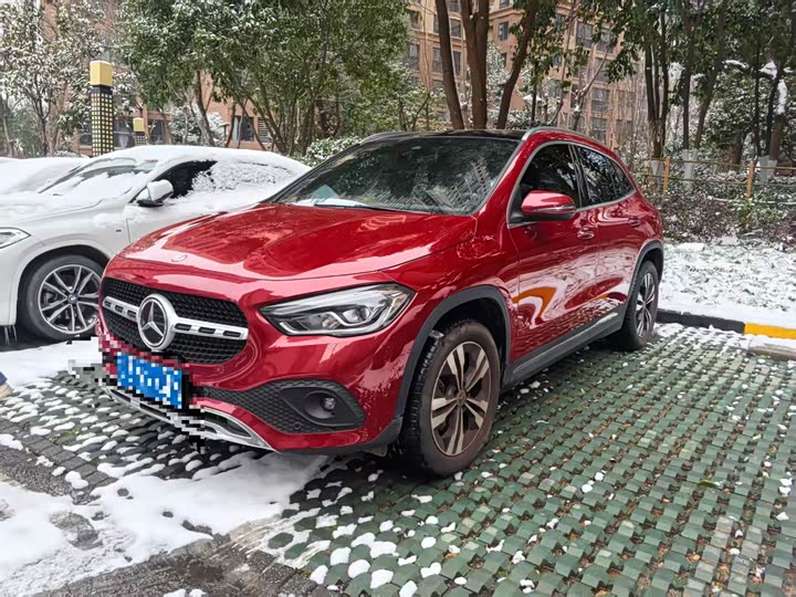 Фото 1 - Mercedes-Benz GLA-Class