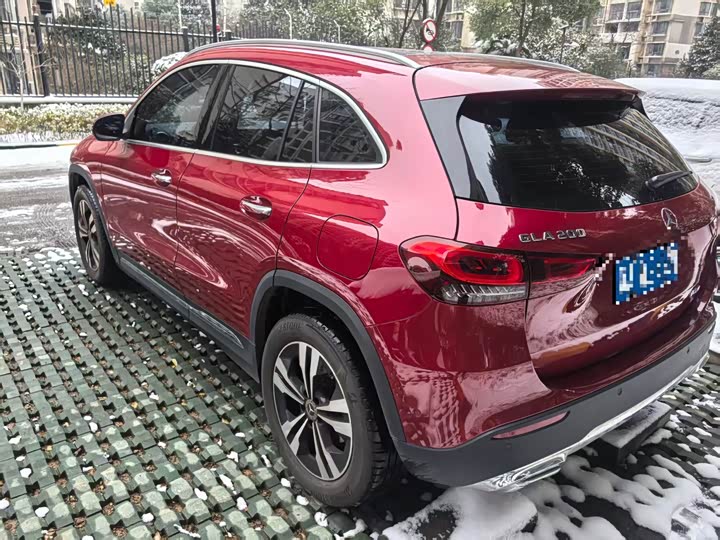 Фото 4 - Mercedes-Benz GLA-Class