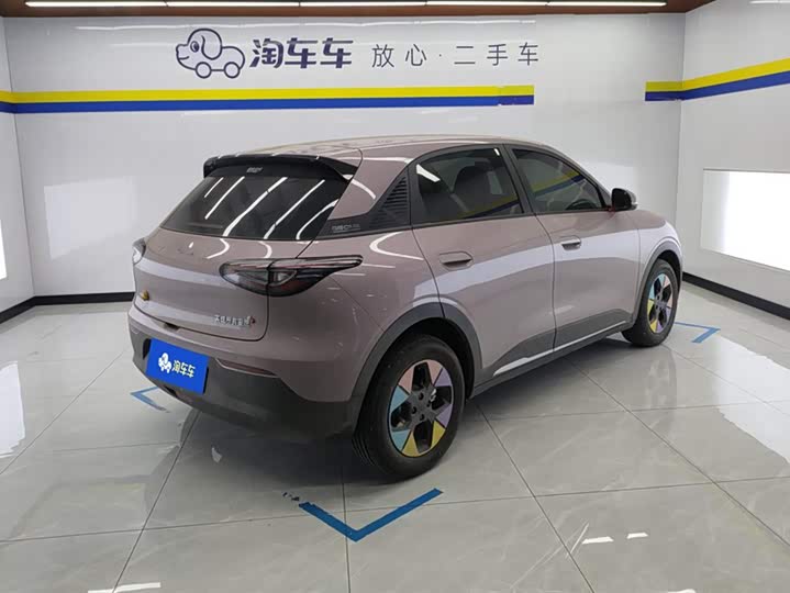 Фото 3 - Geely Galaxy Geome