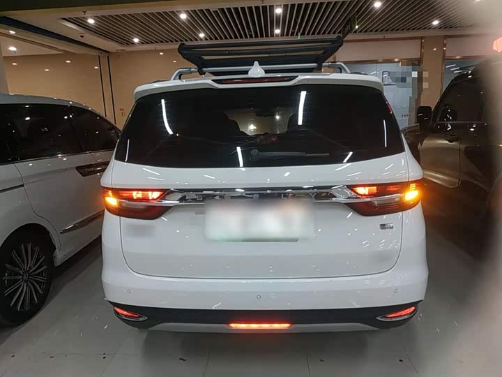 Фото 6 - Geely Jiaji Hybrid
