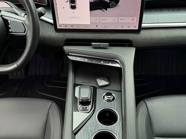 Фото 8 - Zeekr 001