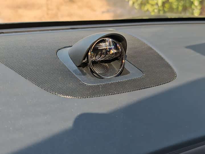 Фото 9 - Luxeed R7