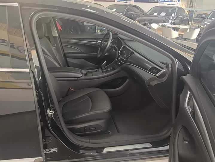 Фото 8 - Buick LaCrosse