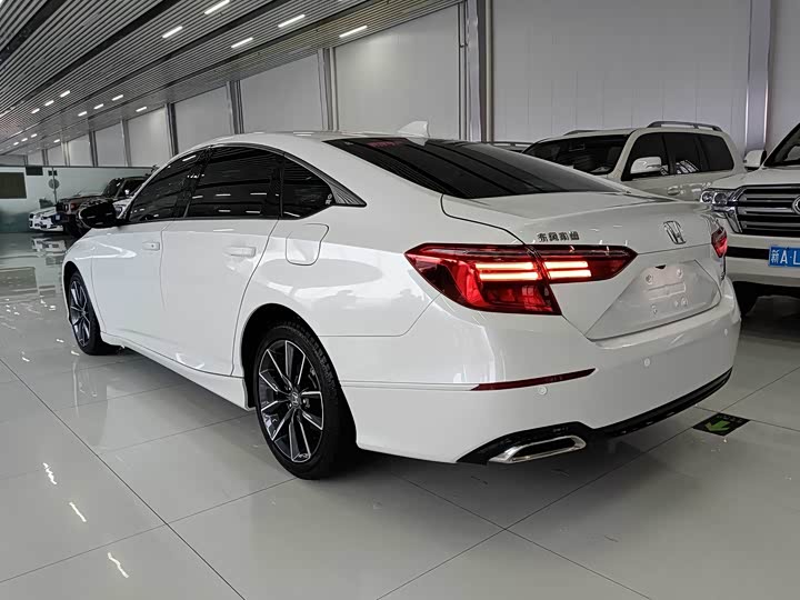 Фото 6 - Honda Inspire