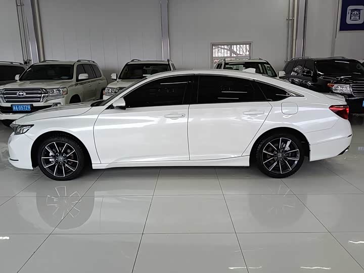 Фото 7 - Honda Inspire