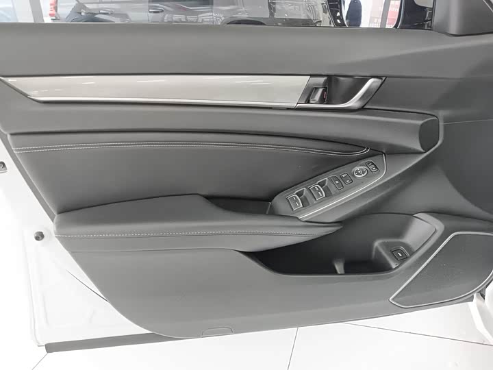 Фото 9 - Honda Inspire