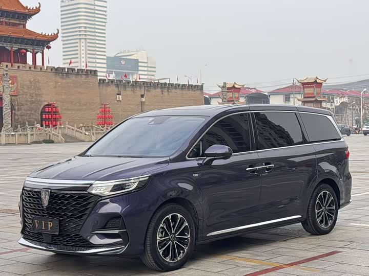 Фото 1 - Roewe iMax 8