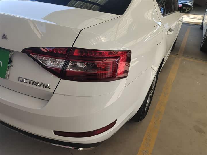 Фото 8 - Skoda Octavia Pro