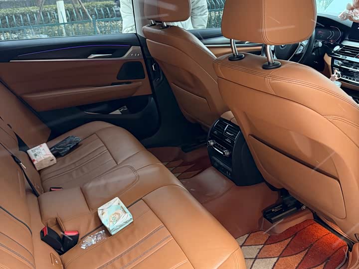 Фото 5 - BMW 6 Series GT