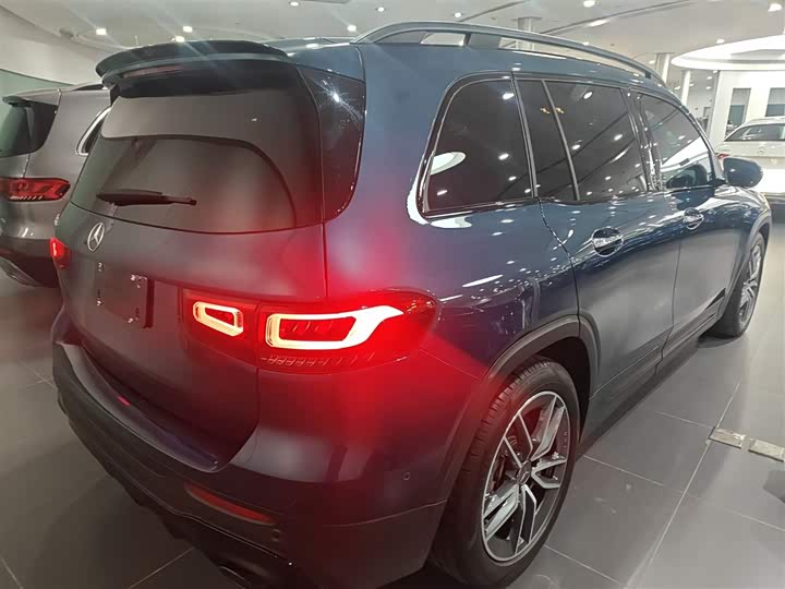 Фото 7 - Mercedes-Benz GLB-Class AMG