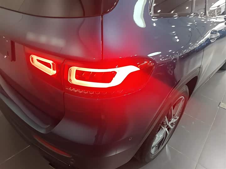 Фото 8 - Mercedes-Benz GLB-Class AMG