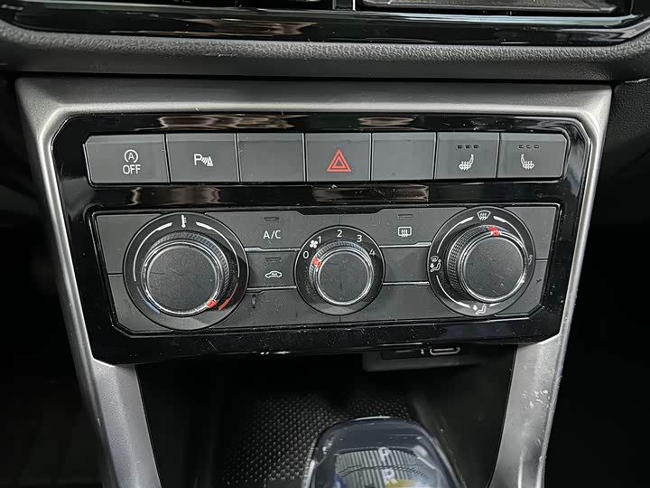 Фото 6 - Volkswagen T-Cross