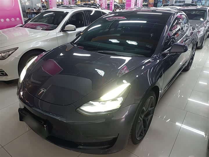 Фото 1 - Tesla Model 3