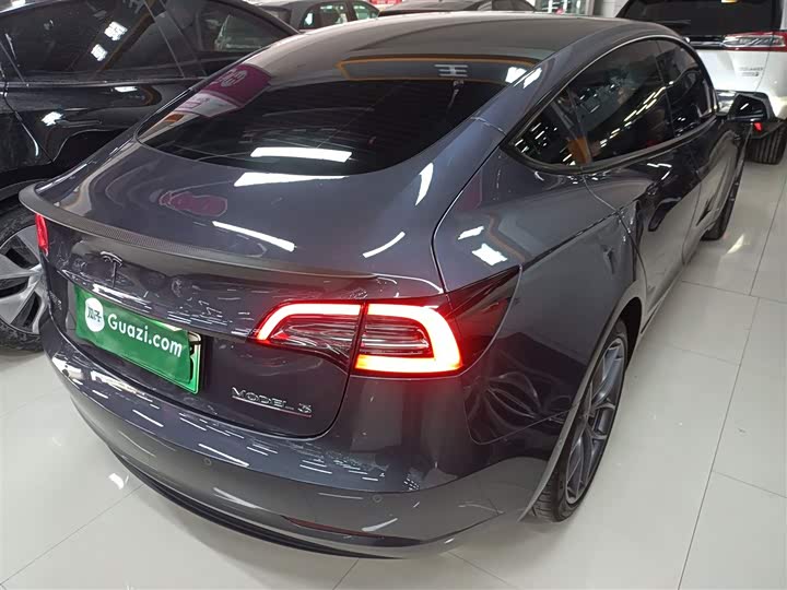 Фото 7 - Tesla Model 3