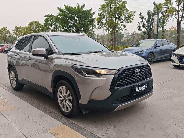 Фото 2 - Toyota Corolla Cross