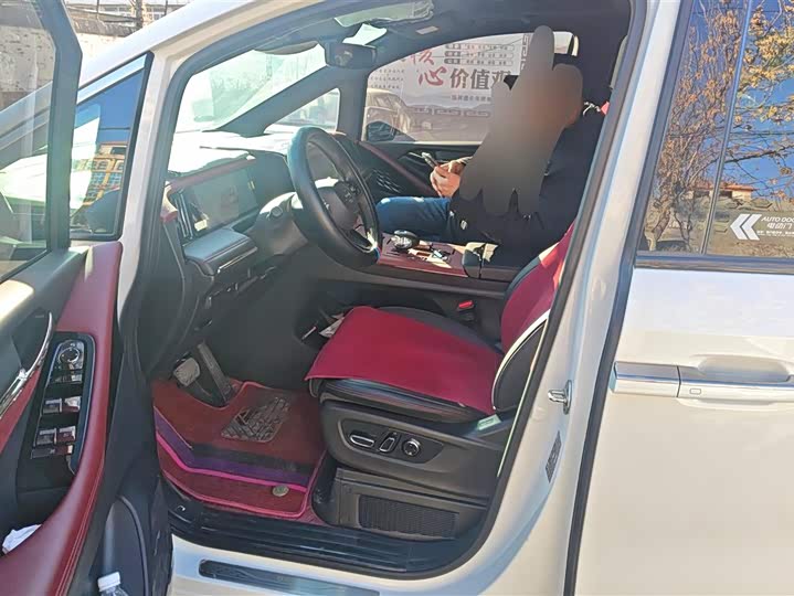 Фото 9 - GAC Trumpchi M8