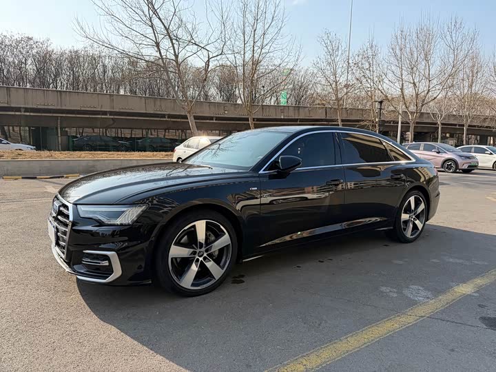 Фото 1 - Audi A6L