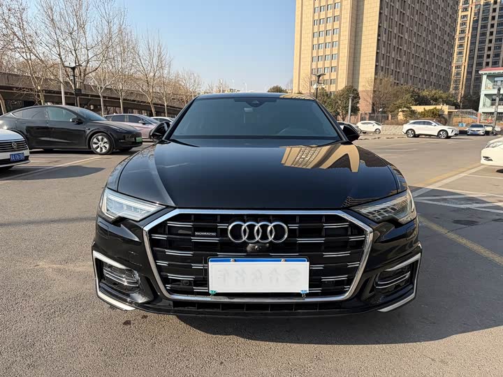 Фото 2 - Audi A6L