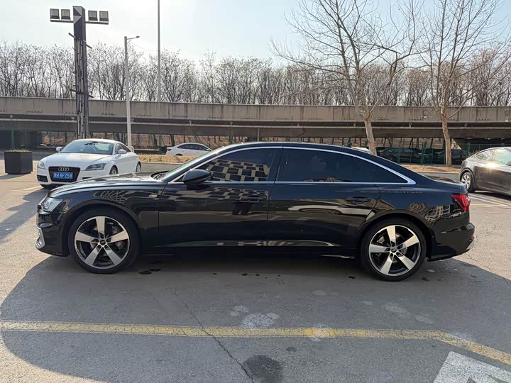 Фото 5 - Audi A6L