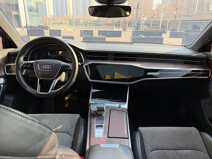 Фото 6 - Audi A6L