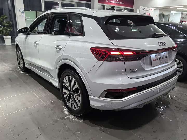 Фото 5 - Audi Q4 e-tron