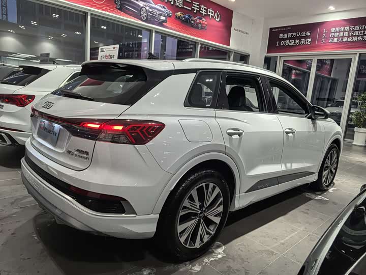 Фото 6 - Audi Q4 e-tron