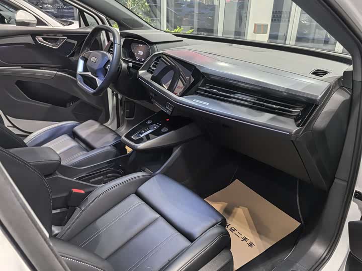 Фото 7 - Audi Q4 e-tron