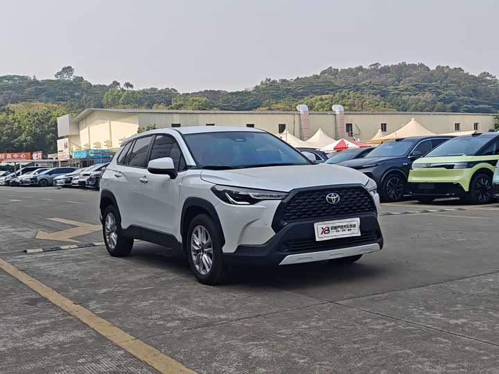 Фото 2 - Toyota Corolla Cross