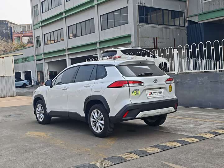 Фото 8 - Toyota Corolla Cross