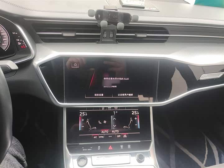 Фото 6 - Audi A6L