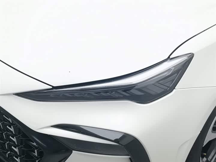 Фото 7 - MG Motor 6