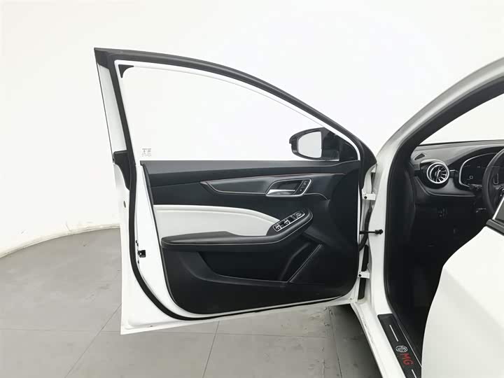 Фото 8 - MG Motor 6