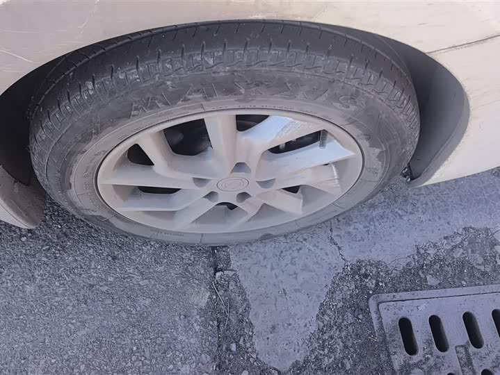 Фото 3 - Nissan Tiida