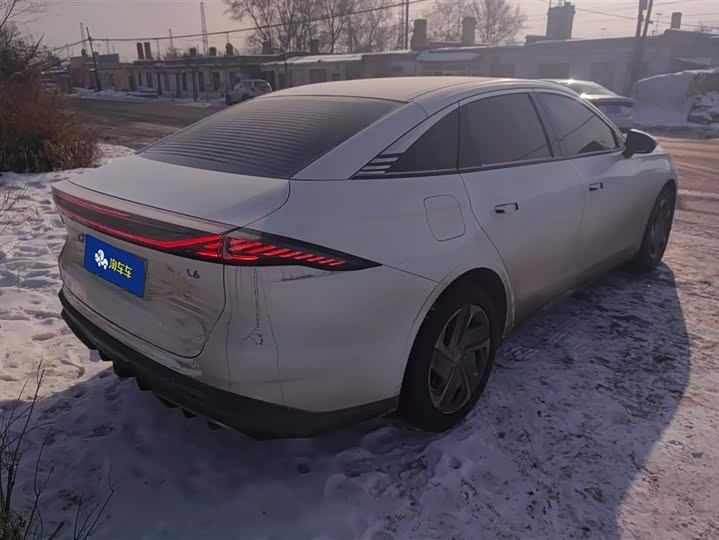 Фото 3 - Geely Galaxy L6