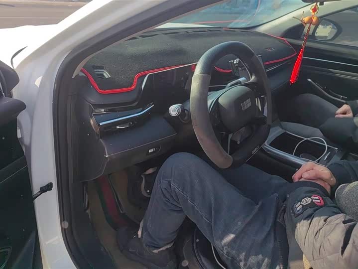 Фото 8 - Geely Galaxy L6