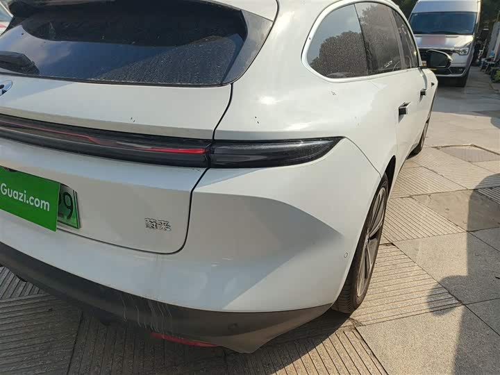 Фото 8 - Nio ET5T